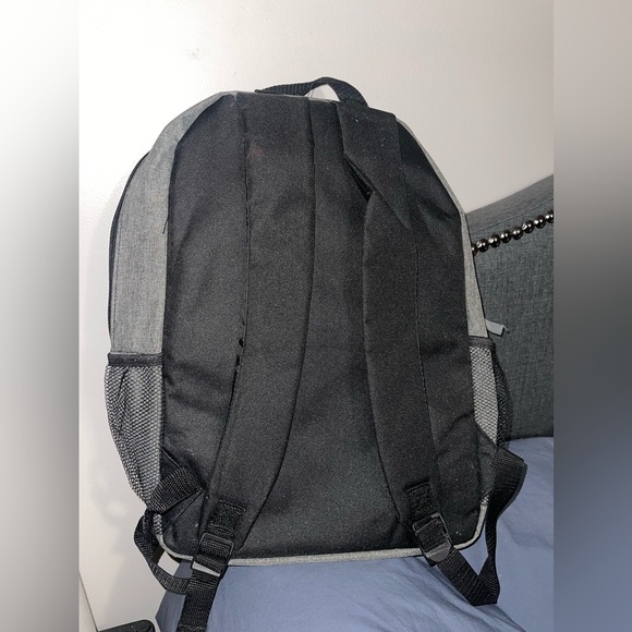 Yankees gray backpack - Picture 2 of 2